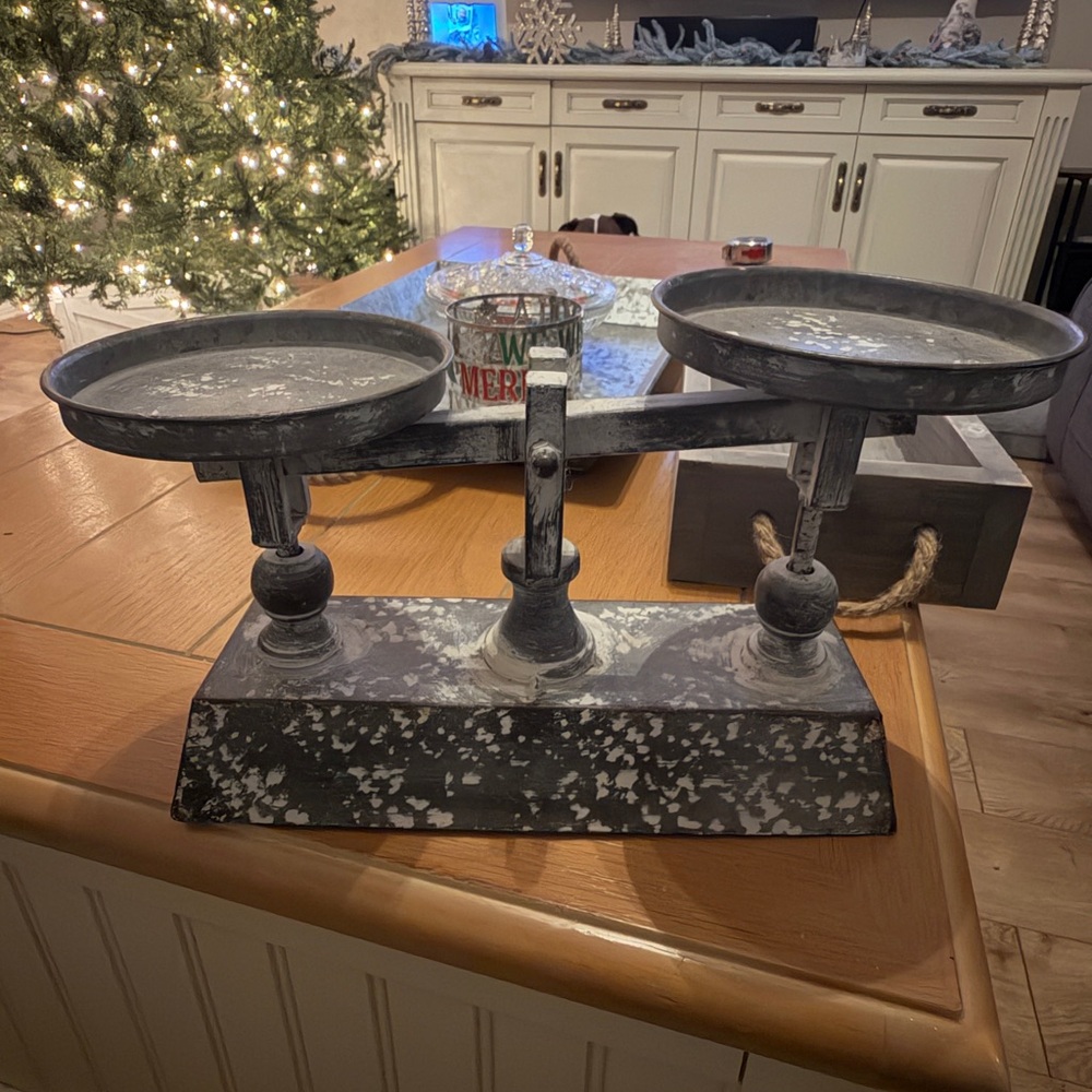 Farmhouse Balance Scale